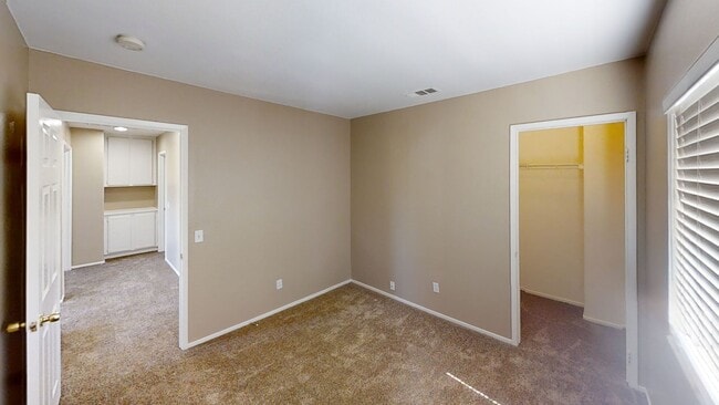 Building Photo - Spacious 3 Bedroom Beaumont Home For Lease