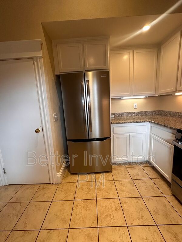 Building Photo - 2065 Hoen Ave