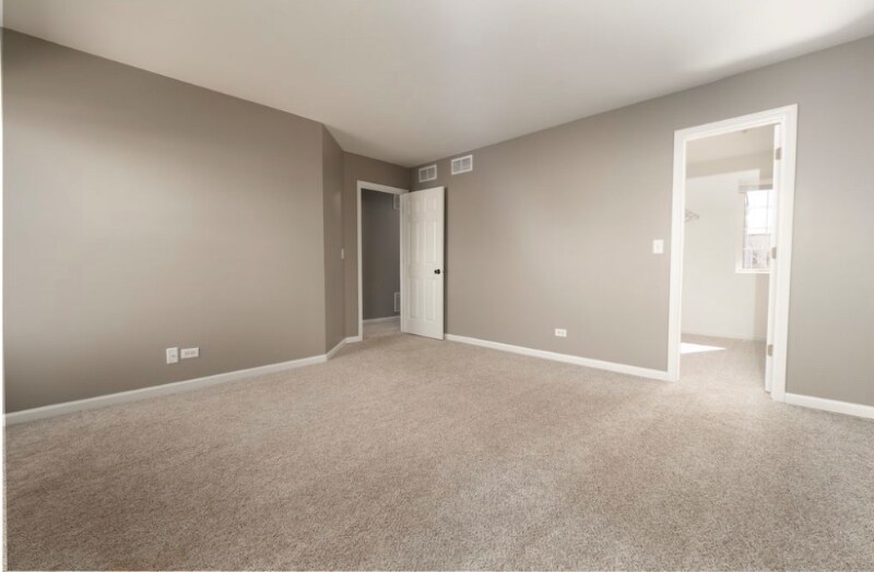 Building Photo - 4036 Blackstone Dr