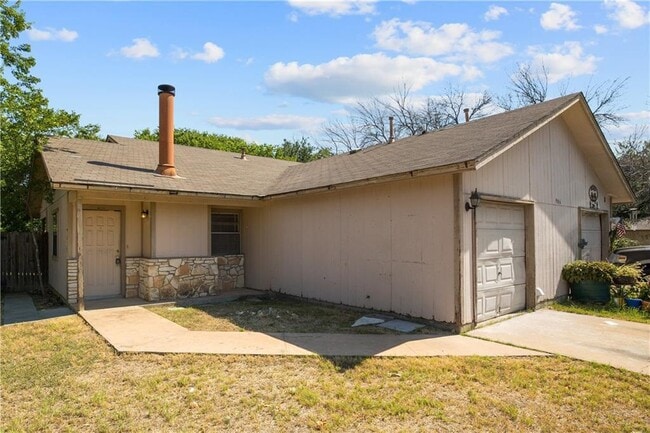 Primary Photo - 906 Country Aire Dr