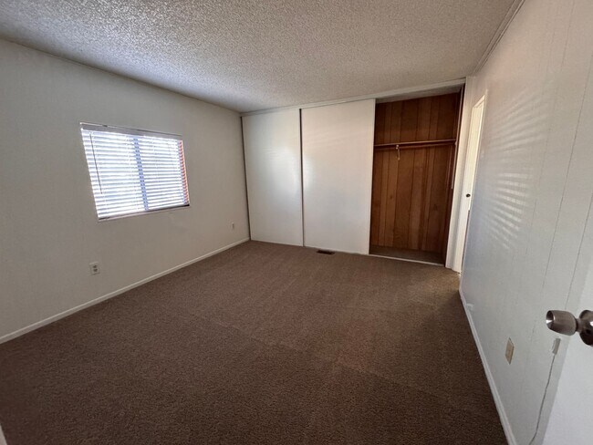 Building Photo - 715 Massachusetts Ave