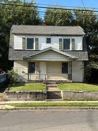 Building Photo - 1924 Dorr St