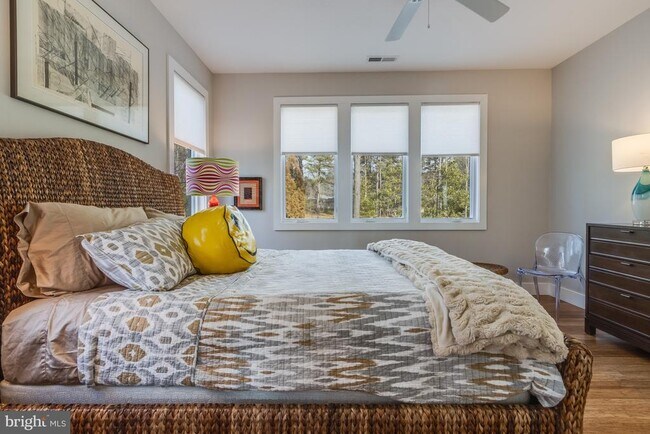 Building Photo - 34903 W Love Dr