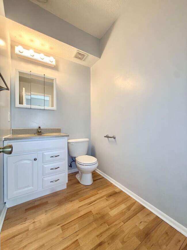 Building Photo - 3254 Berwyn Pl