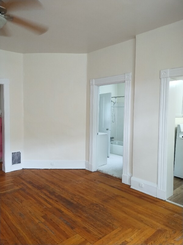 Building Photo - 536 Howell Ave