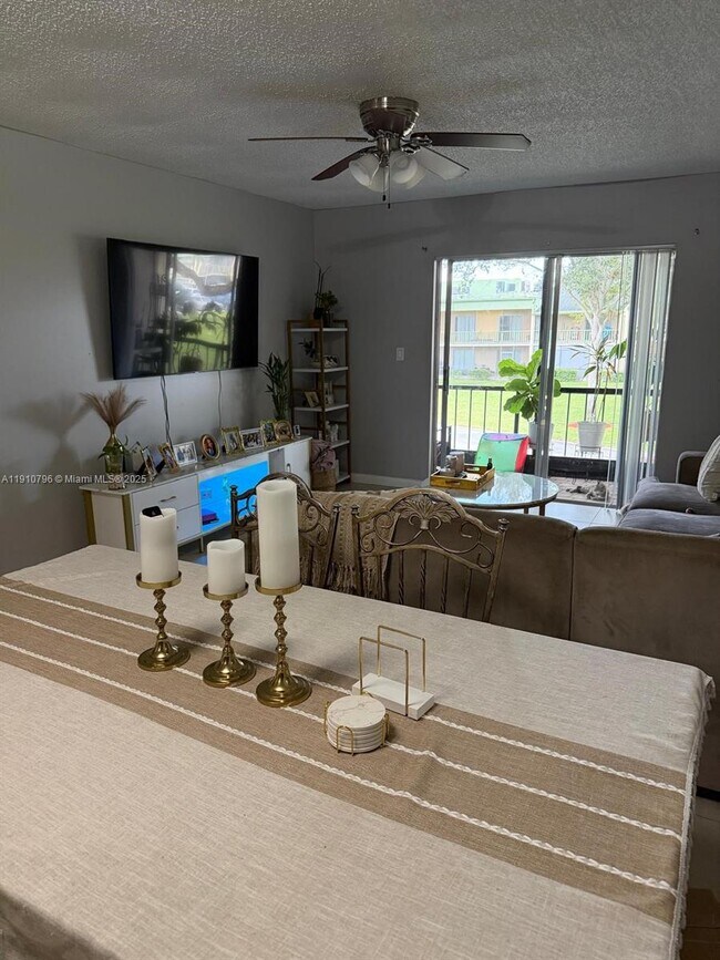 Building Photo - 4124 NW 88th Ave