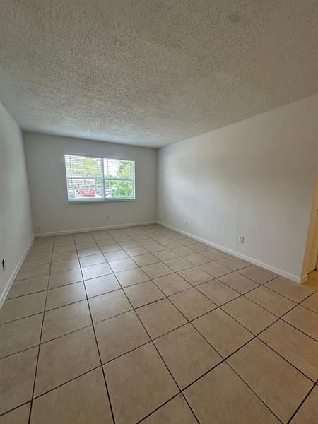 Building Photo - 5875 SW 41st St