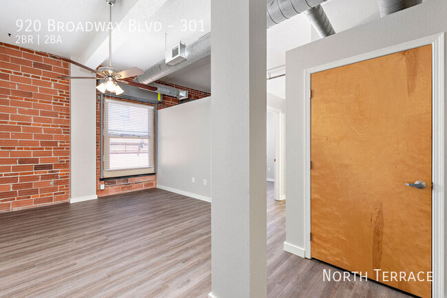 Building Photo - Stylish, Renovated 2BR Loft Apartment in D...