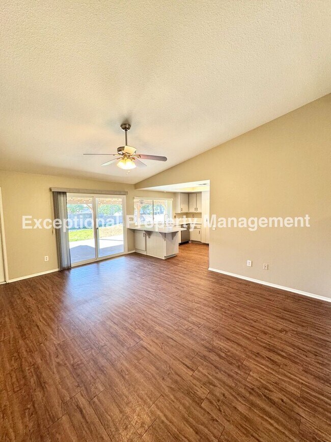 Building Photo - Ready to move in 4 bedroom 2 bath home!