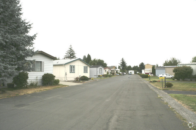 Building Photo - Sandy Mobile Villas