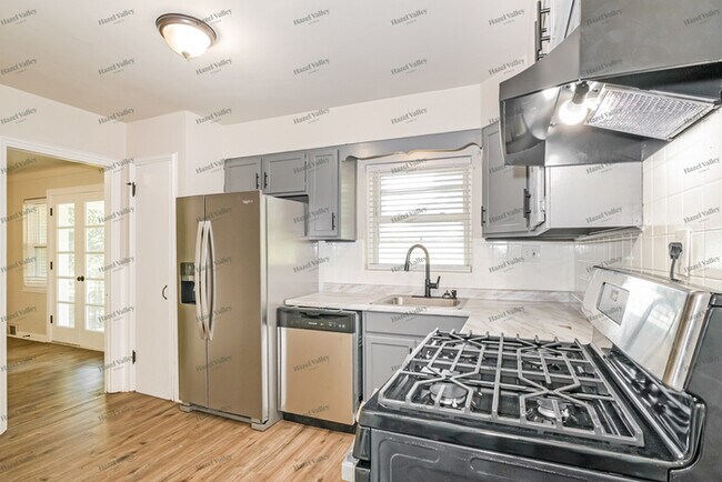 Building Photo - 242 Wooster Dr