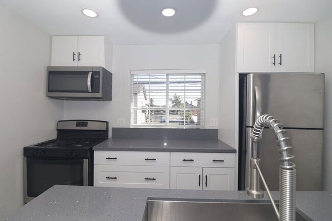 Building Photo - 4239 Swift Ave