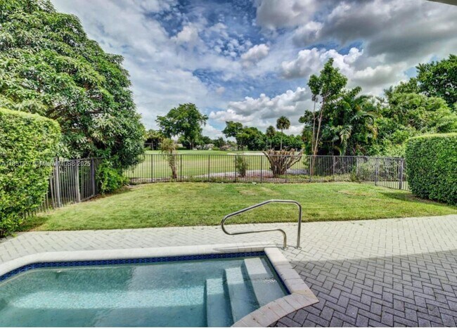Building Photo - 8291 Hampton Wood Dr