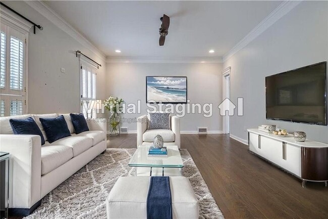 Building Photo - 2079 Street De Ville