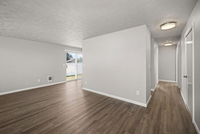 Building Photo - 11512 E Railroad Ave