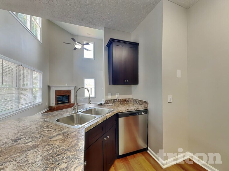 Building Photo - 610 Dana Pointe Ct