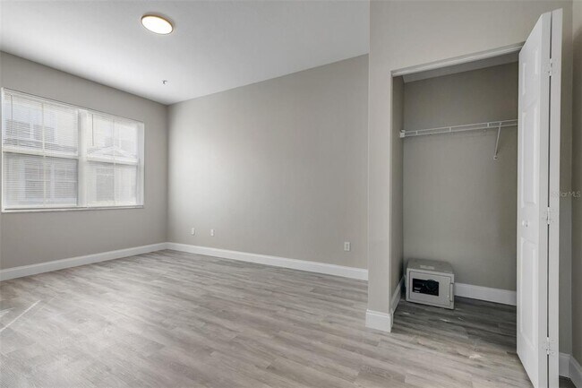 Building Photo - 4002 Venetian Bay Dr