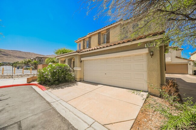 Building Photo - 3 Bedroom, 2.5 Bath Two-Story Home Located In The Charming Southwest Area!