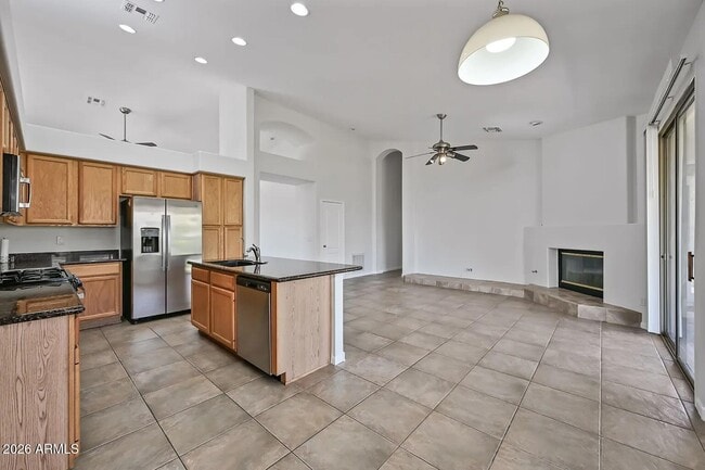 Building Photo - 6401 E Waltann Ln