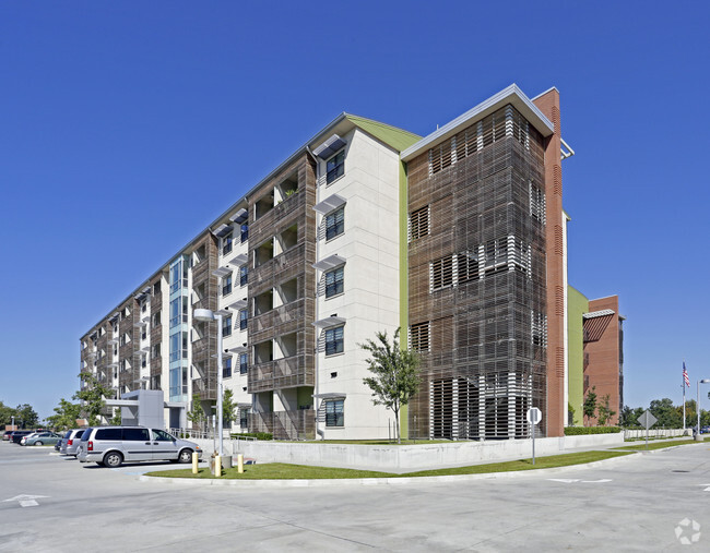 Primary Photo - Village de Jardin - Senior Facility 55+