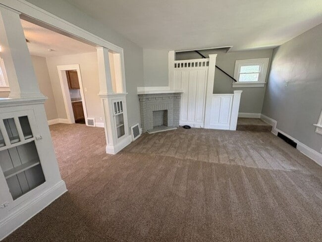 Building Photo - Comfortable Akron Home with Covered Front Porch, Dining Room & 2-Car Garage
