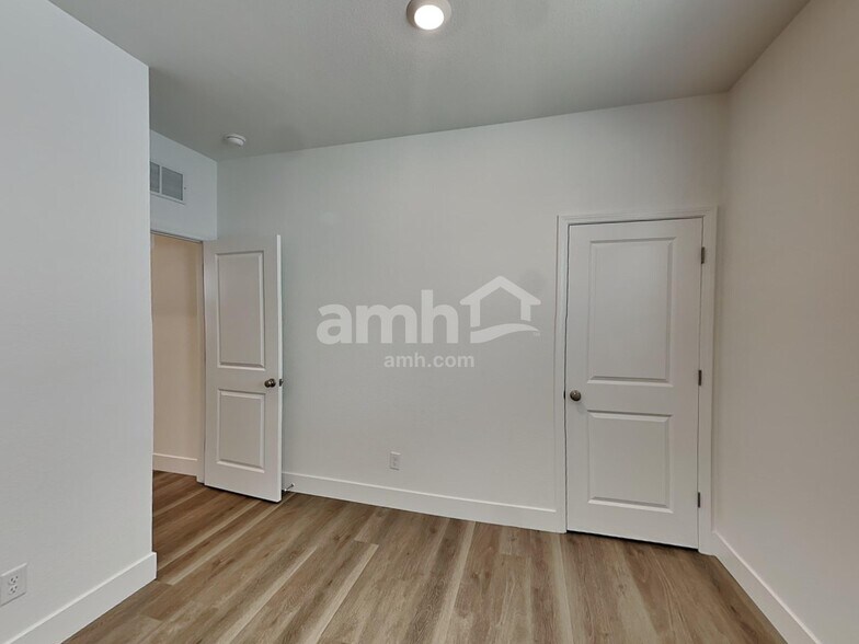 Building Photo - 8055 Braavos Peninsula Ave