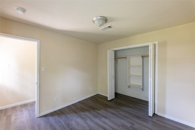 Building Photo - 4942 Bataan Rd