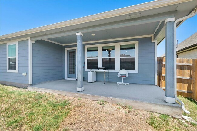 Building Photo - 224 Sweetwater Crk Ln