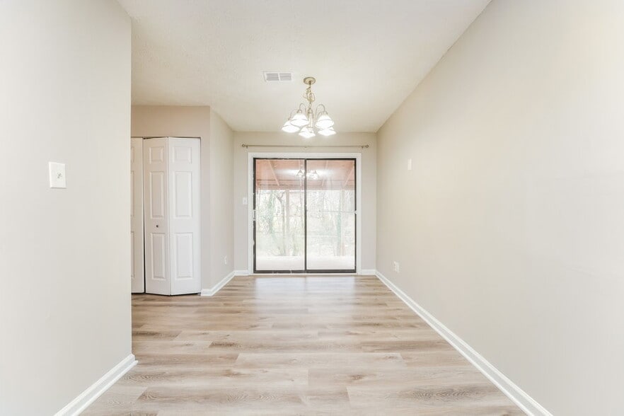 Building Photo - 4964 Galbraith Cir