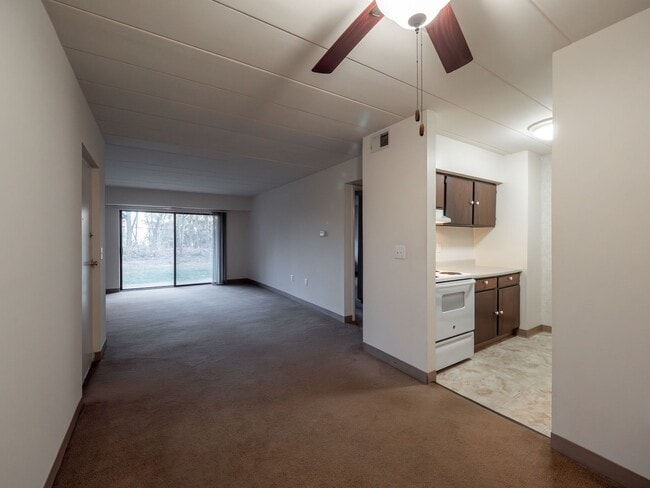Building Photo - 700 Lee Dr