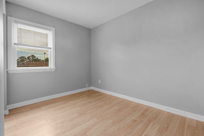 Building Photo - COMING SOON - 2 Bedroom Rental in Temple Hills