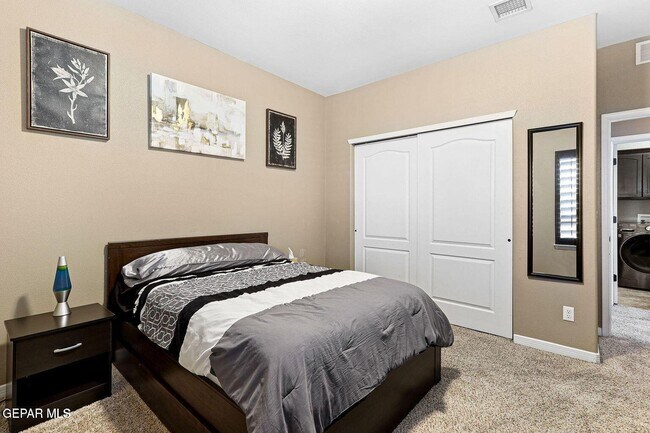 Building Photo - 2244 Honour Point Pl