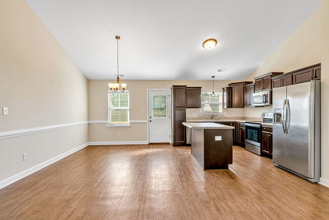 Building Photo - 309 Channel Run Ln