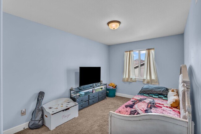 Building Photo - Italian Estates Property Management