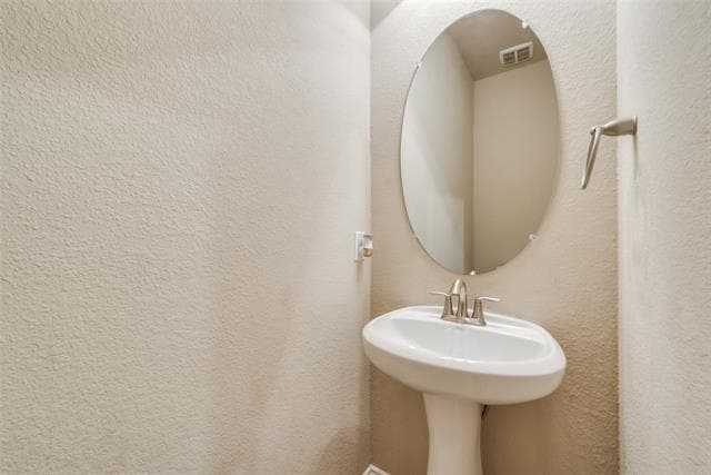 Building Photo - 16417 Stillhouse Hollow Ct
