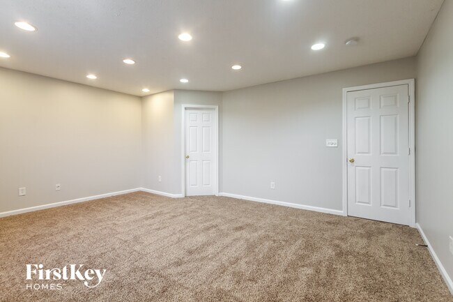 Building Photo - 11638 Lone Pine Cir