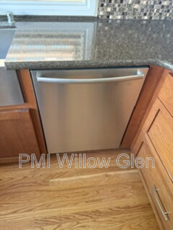 Building Photo - 536 Curie Dr