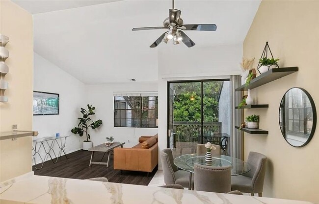 Building Photo - 2526 W MacArthur Blvd