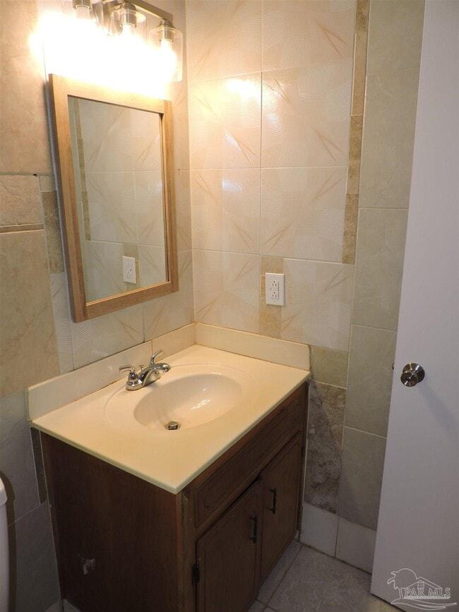 Building Photo - 1327 Jasma Ln