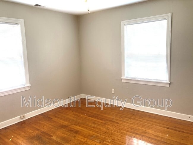 Building Photo - 503 E Forest Ave
