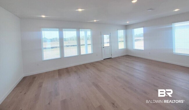 Building Photo - 3840 Casita Cir