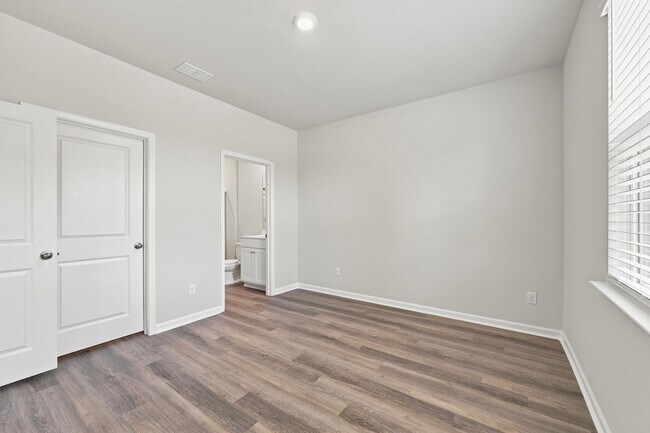 Building Photo - 284 Long Beard Way