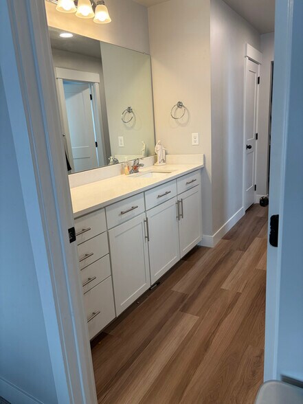 Building Photo - 2254 W Granite Arch Way