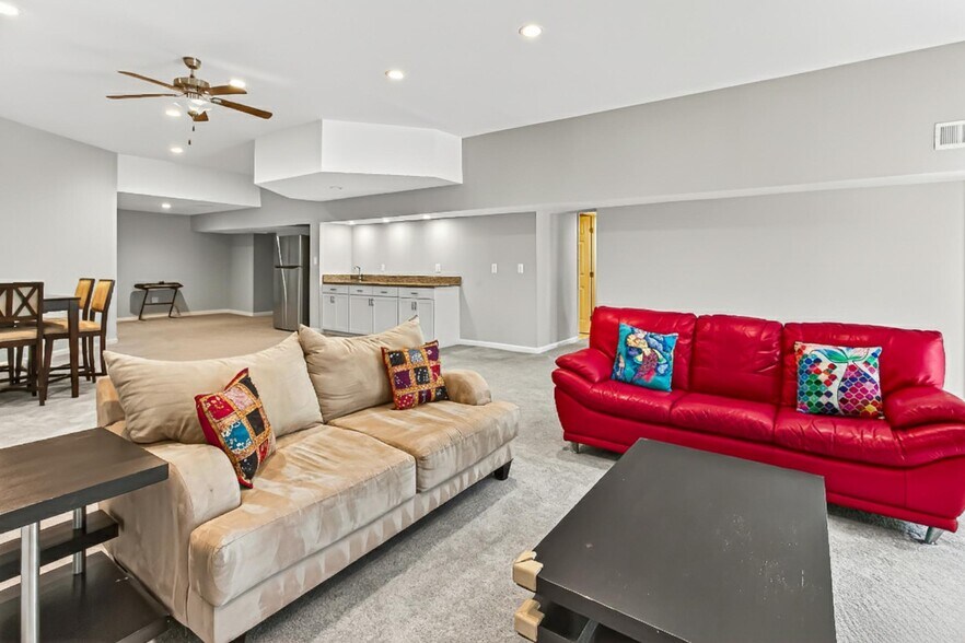 Building Photo - 1300 Pinstripe Ct