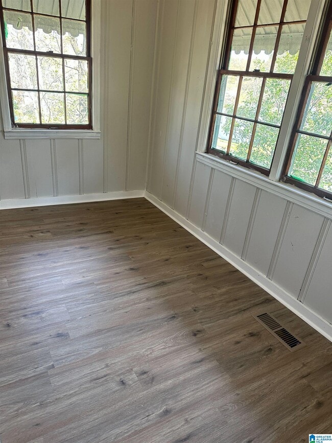 Building Photo - 1143 41st St