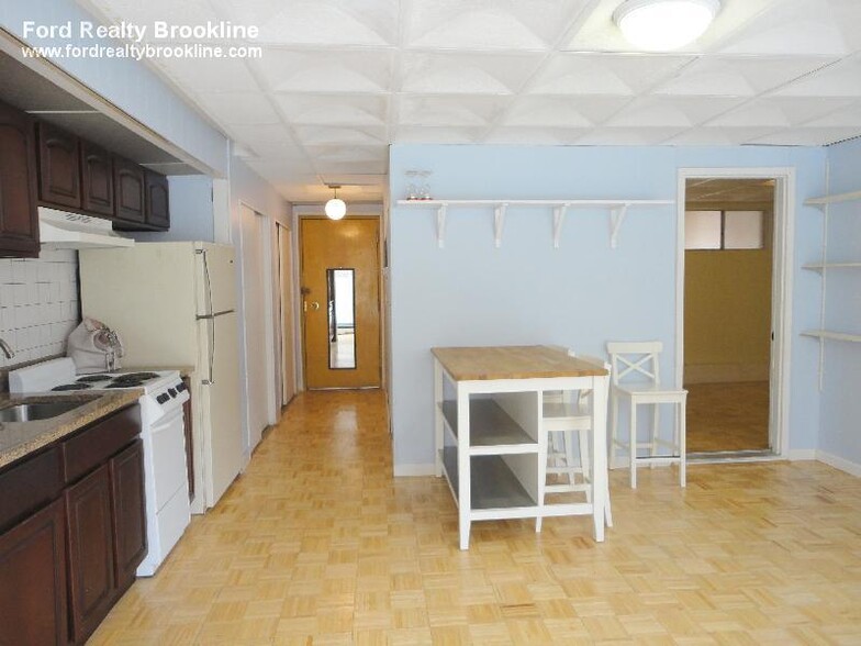 Building Photo - 123 Sewall Ave