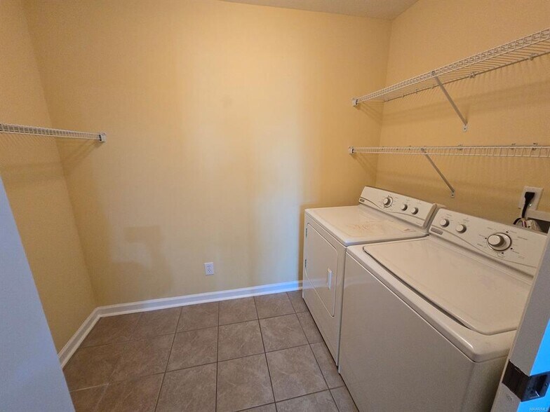 Building Photo - 8701 Will Newton Dr