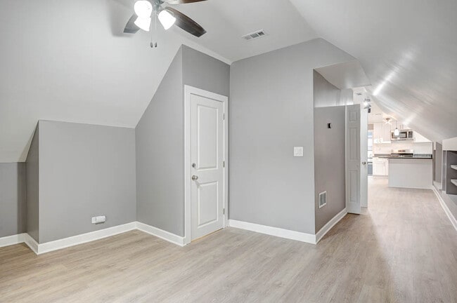Building Photo - 2525 W Haddon Ave