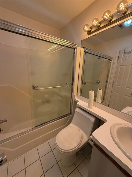 Building Photo - 102 E Brookline St