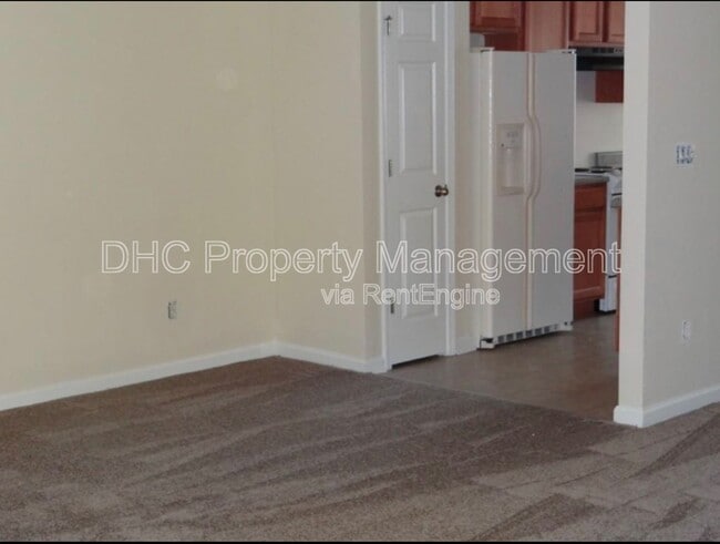 Building Photo - 2812 Vining Ridge Terrace